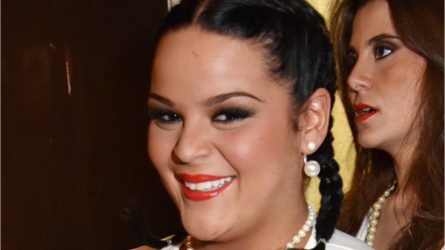 VOICI : Sarah Fraisou dévoile une vidéo de son serpent en train de manger un rat vivant, les internautes sont traumatisés