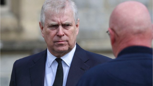 VOICI - Prince Andrew : ce comportement qui a effrayé le prince Harry quand il était enfant
