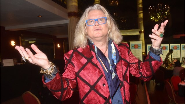 VOICI : Pierre-Jean Chalençon en colère après la mot d'Igor et Grichka Bogdanoff : il s’en prend violemment à Olivier Véran