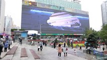 Naked eye 3D giant screen debuts