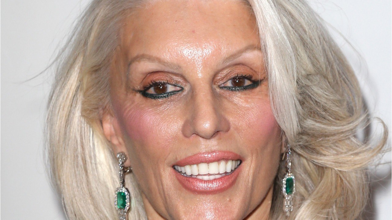 VOICI - Peter Falk : le célèbre Columbo a été isolé à la fin de sa vie, sa fille Catherine accuse sa dernière femme