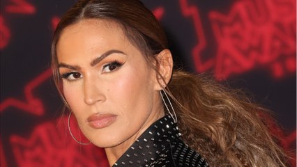 Voici - PHOTO Vitaa enceinte : la chanteuse pose avec ses deux enfants et dévoile son baby bump (1)