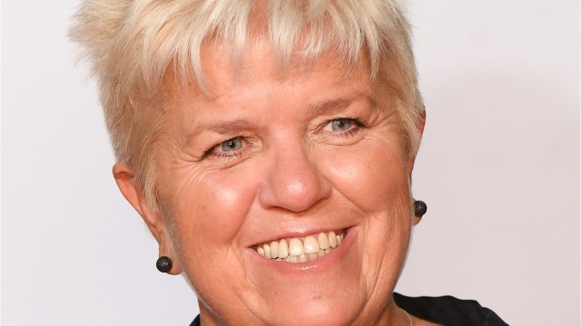 VOICI : Joséphine, ange gardien : Mimie Mathy explique pourquoi Nelson Monfort et Philippe Candeloro n’ont pas été payés pour leur apparition dans la série