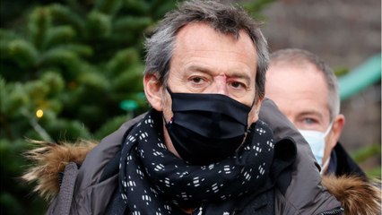 VOICI : Jean-Luc Reichmann : ces séquelles du Covid-19 qui l’ont handicapé sur le tournage de Joséphine Ange Gardien