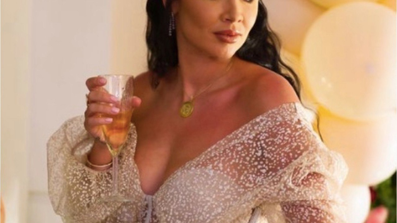 VOICI - Jazz (JLC Family) : pourquoi allaiter son fils London a changé ses « plans "