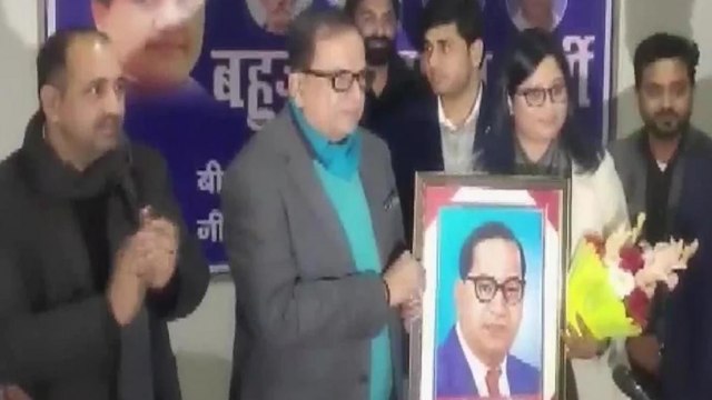 Seema Kushwaha, lawyer of Nirbhaya case, joins BSP