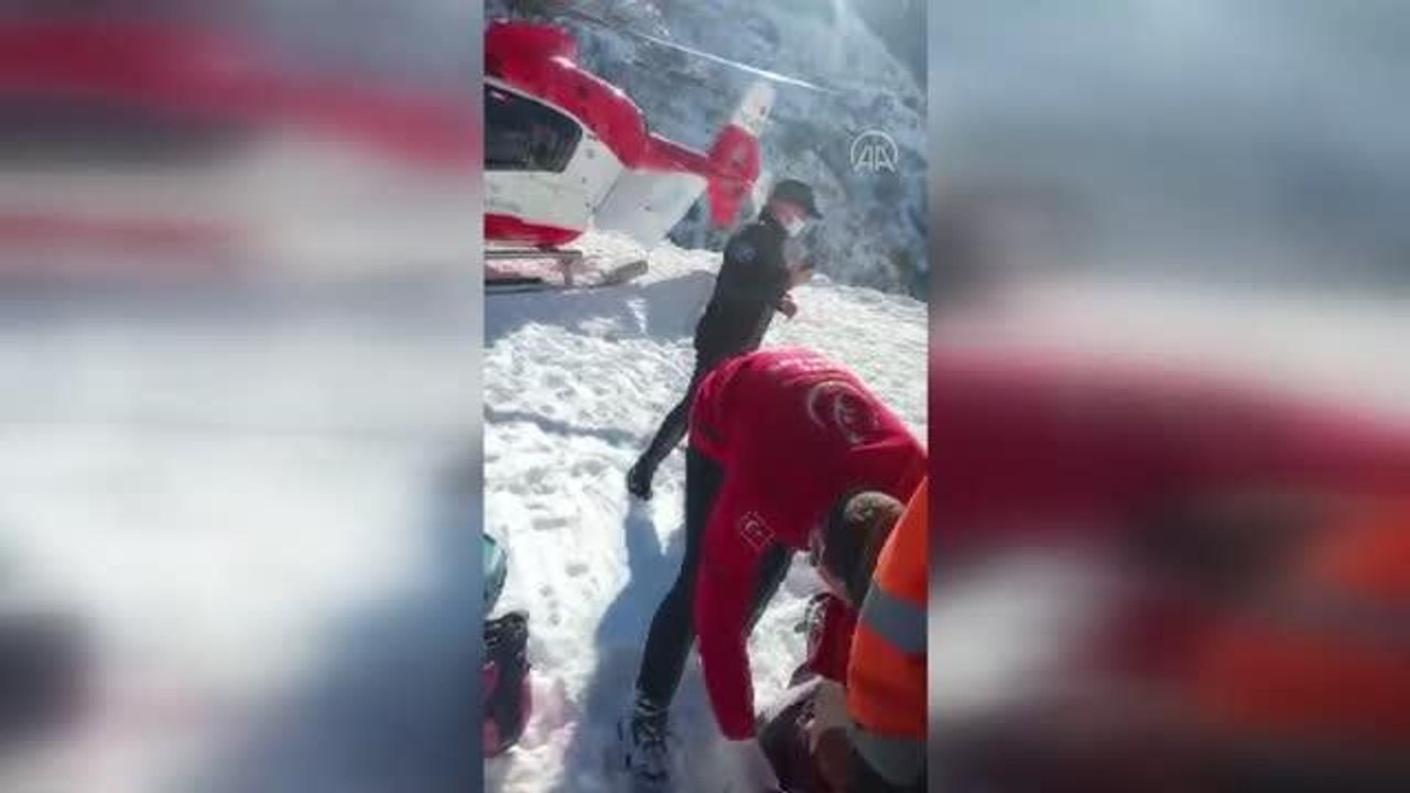 Son dakika haber: KAHRAMANMARAŞ - Kırsal mahallede mahsur kalan hamileyi ambulans helikopter hastaneye ulaştırdı