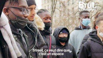 Il hypnotise les passants : on a suivi Ado Hypenoz dans Paris