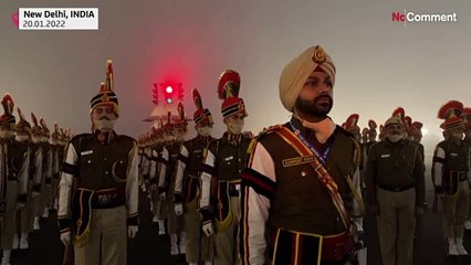 Trotz Corona: Parade-Soldaten üben für Tag der Republik