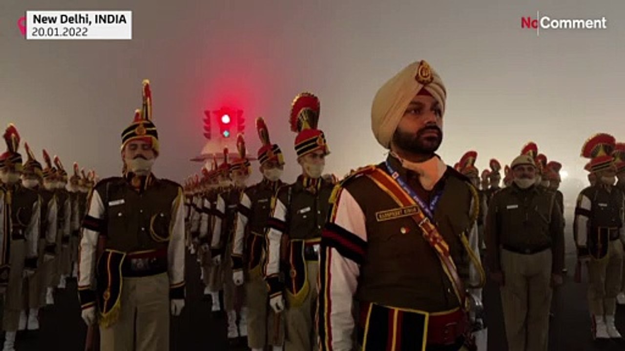 Trotz Corona: Parade-Soldaten üben für Tag der Republik