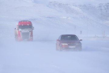Kars'ta kar ve tipi etkili oluyor