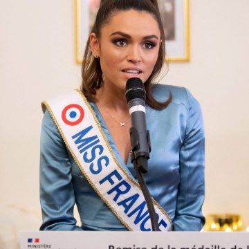 VOICI :SOCIAL Je lui brisais le coeur : Diane Leyre revient sur sa dernière relation amoureuse et la raison de leur rupture