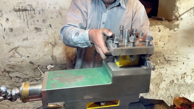 Repairing Broken Rear Axle Amazing Technique of Rebuilding Broken Truck Axle Complete Process