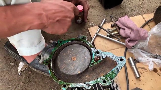 Rebuilding Old Bedford Truck Seized Diesel Engine Restore and Repair 6 Cylinder Diesel Engine