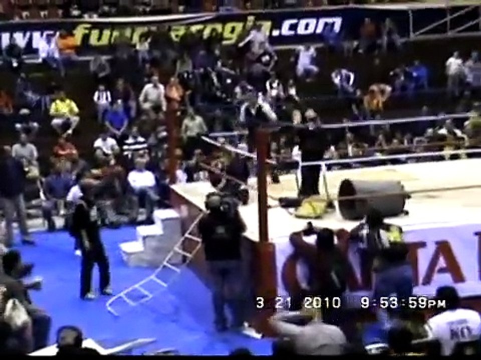 X-Fly vs Charly Manson