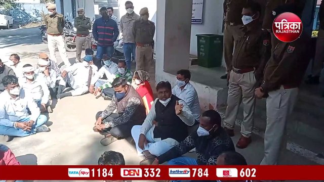 पुलिस पर दबंगई का आरोप, सदर थाने के बाहर धरने पर बैठे डूंगरपुर विधायक, देखें वीडियो