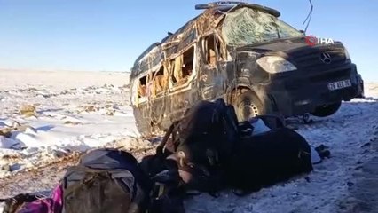 Turnuvadan dönen öğrencilerin servisi devrildi: 11 yaralı