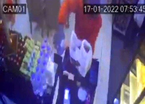 Alışveriş yapma bahanesi ile yardım kutusunu alıp gitti