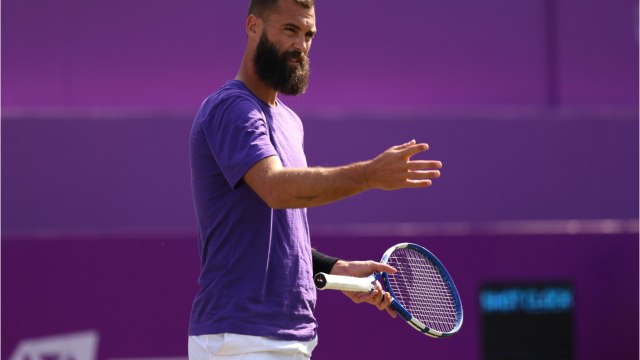 VOICI Benoît Paire : le tennisman en larmes après sa victoire à l'Open d'Australie, la Toile s'enflamme