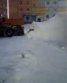 Il a garé sa voiture au mauvais endroit avant une tempête de neige en Russie