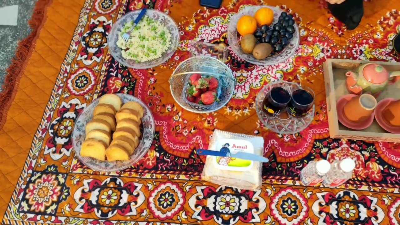 Winter Picnic Idea at Terrace||