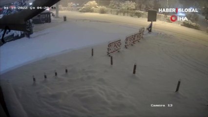 Dinlene dinlene hırsızlık yaptı! Soda içip karda izini kaybettirdi