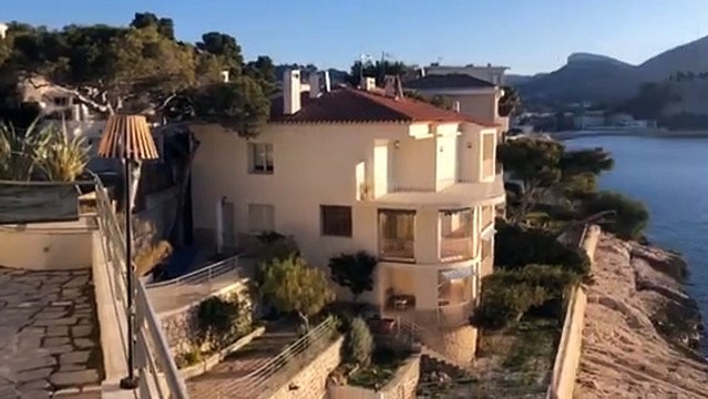 Vue du cap Canaille depuis l'hôtel Les Roches Blanches à Cassis