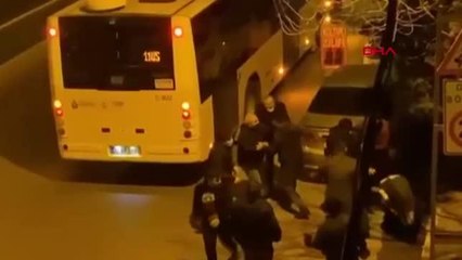 Sultanbeyli'de otobüs şoförü darbedildi, o anlar kamerada