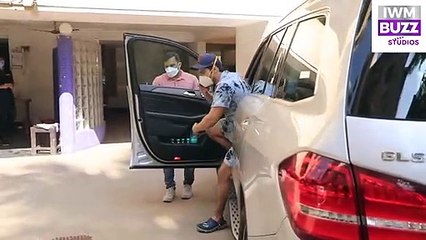 Exclusive Varun Dhawan Spotted At Juhu