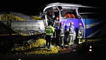 Yolcu otobüsü TIR’a çarptı: 1 ölü, 21 yaralı