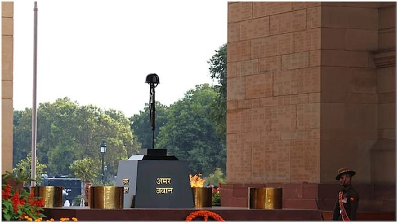 Govt vs Opposition faceoff on Amar Jawan Jyoti flame being merged