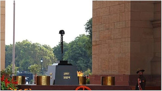 Govt vs Opposition faceoff on Amar Jawan Jyoti flame being merged