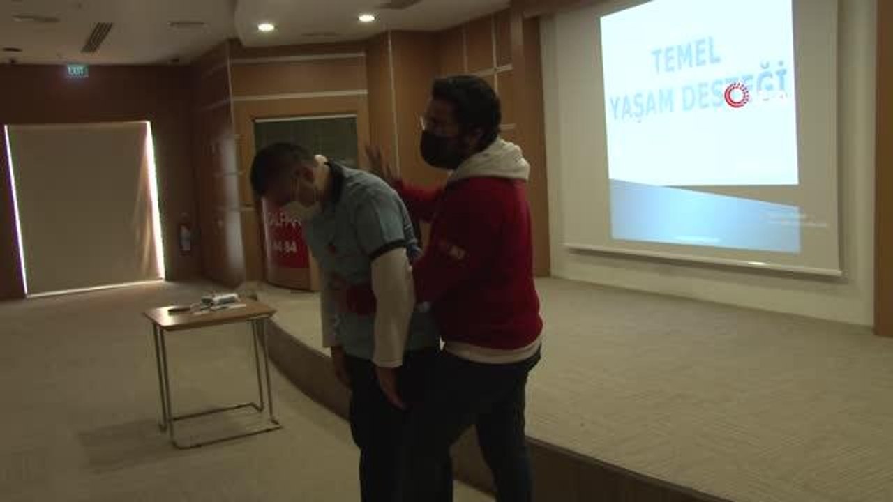 Son dakika haberi: Elazığ'da Kızılay tarafından hastane çalışanlarına ilk yardım eğitimi verildi