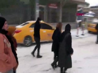 İranlılar Van’a akın etti