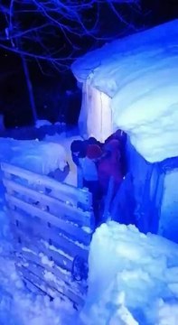 YOLU KARDAN KAPANAN MAHALLEDEKİ HASTA İÇİN 3 SAAT SÜREN SEFERBERLİK