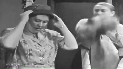 The Larkins,  Unlucky Strike, S4 Ep1