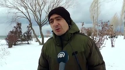 Van Gölü'nün yüzeyi kısmen buz tuttu