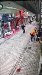 Son dakika haberi... Tartıştığı arkadaşını bıçakladı; o anlar kamerada