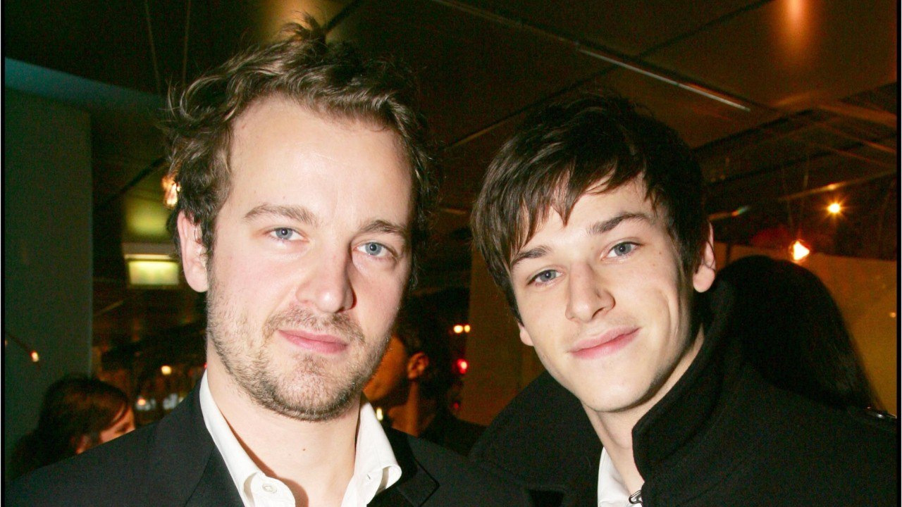 GALA VIDEO - Flashback – Gaspard Ulliel et Jocelyn Quivrin, complices, se souviennent de leur promiscuité en Roumanie