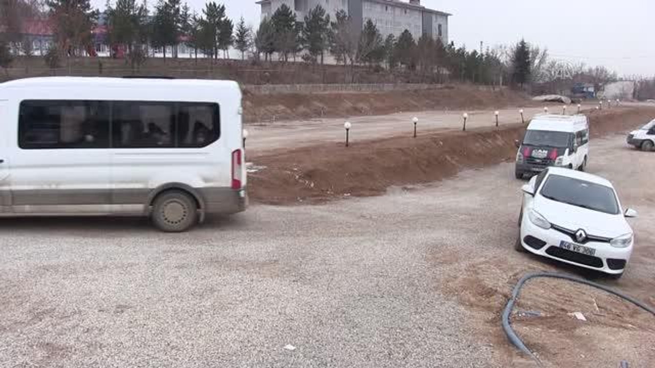 KAHRAMANMARAŞ - Kaymakam Onur'dan öğrencilere karne hediyesi