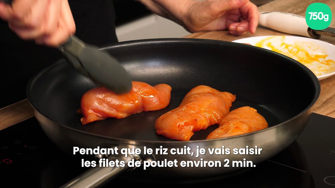 Poulet à la crème sauce tomate et riz pilaf