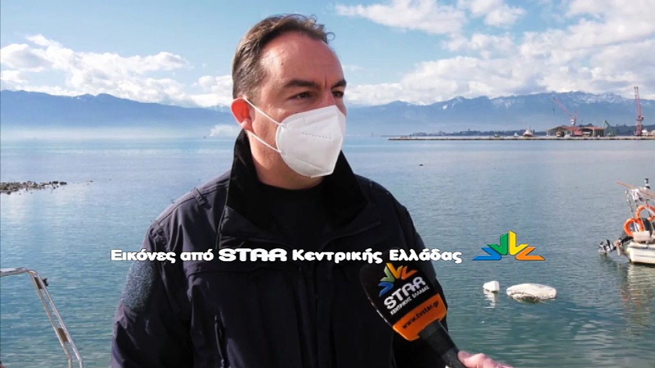 Οι λιμενικοί έσωσαν τον ψαρά που έπεσε στο λιμά...