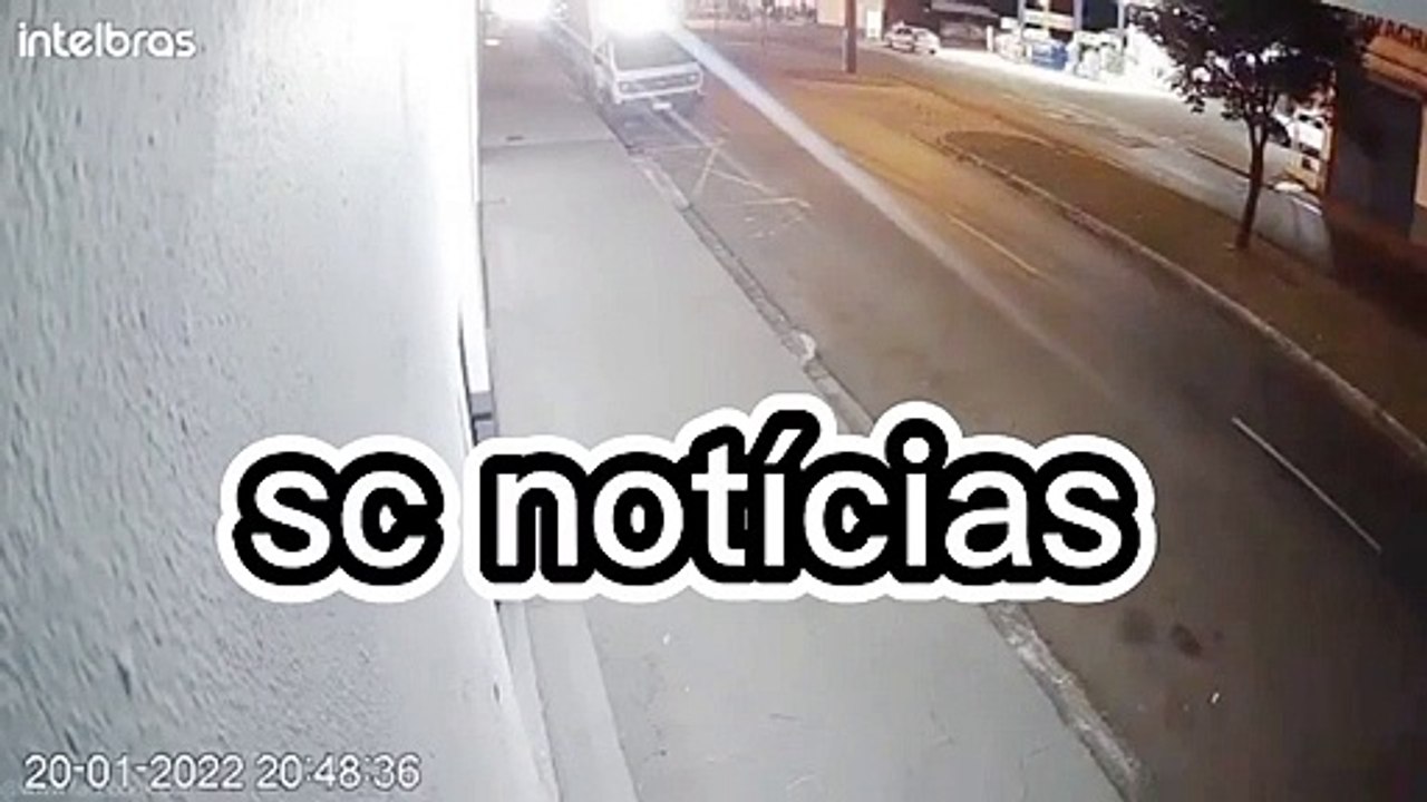 Jovem de 19 anos morre após ser alvejado por quatro tiros em posto de combustíveis