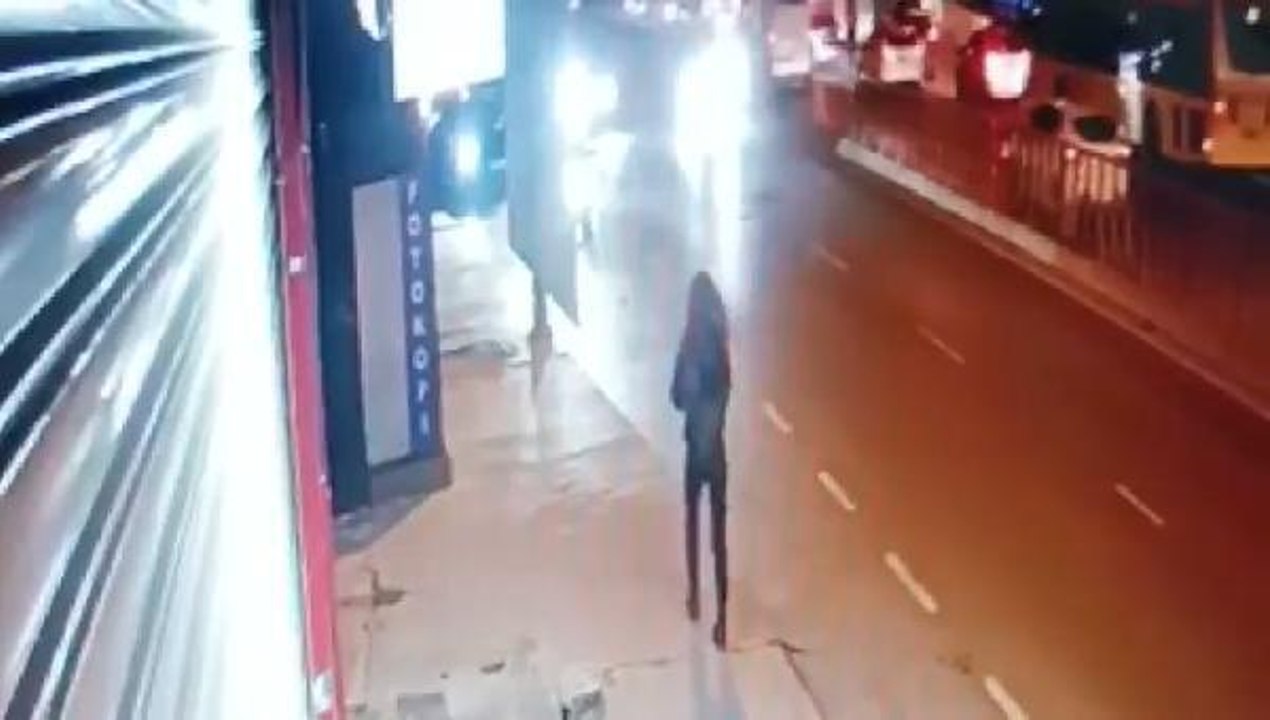 EYÜPSULTAN'DA ÜNİVERSİTELİ KIZA TAŞLA KAFASINA VURARAK SALDIRAN KİŞİ TUTUKLANDI