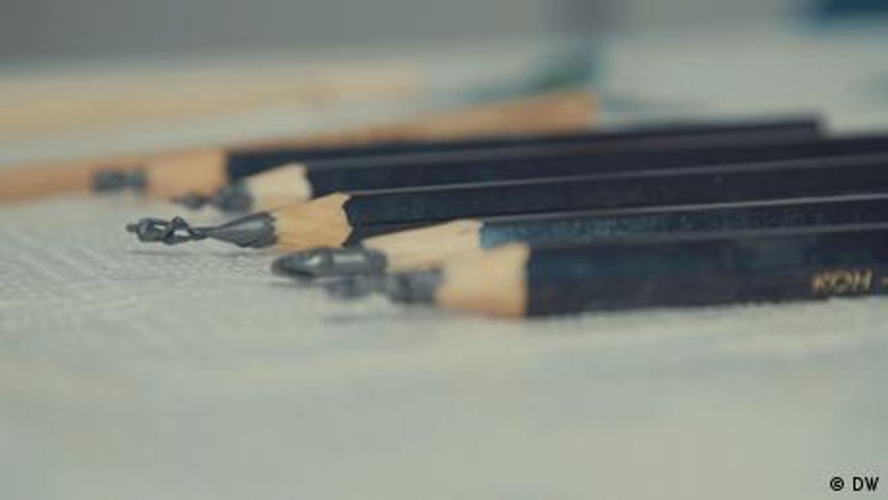 Kunstwerke in XXS: Skulpturen auf Bleistiftspitzen