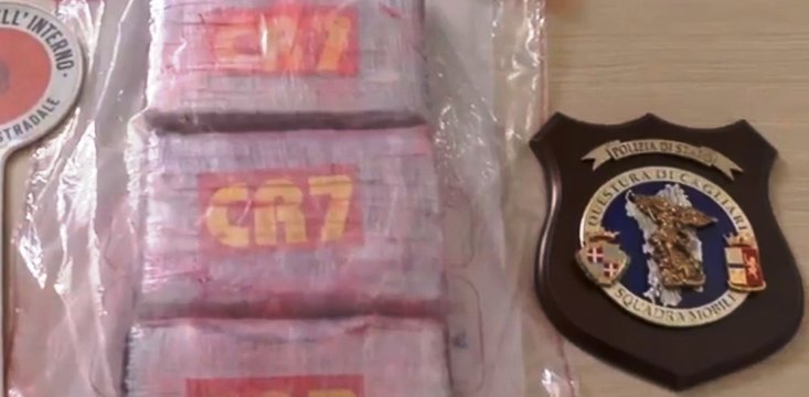 Cagliari - Arrestato corriere della droga con tre chili di cocaina “CR7” (21.01.22)