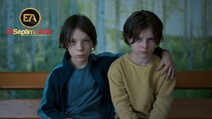 Un pequeño mundo (Playground) - Tráiler español (HD)