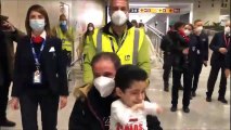 Mustafa è in Italia: atterrato a Fiumicino il bimbo disabile siriano / VIDEO