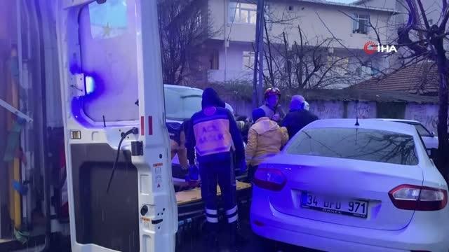 Son dakika haberi | Sancaktepe'de iki araç çarpıştı... Araçta sıkışan sürücüyü itfaiye ekipleri kurtardı