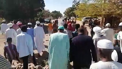 سودانيون يتظاهرون دعما لعائلات محتجين قتلوا في حملة قمع مناهضي الانقلاب